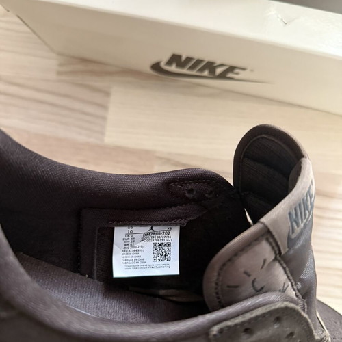 Nike Air Jordan 1 Low Travis Scott sneakers brand new, size EU 44, brown