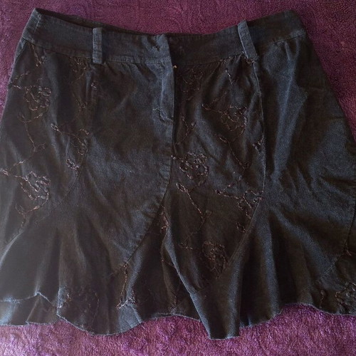 Corduroy skirt with embroidery, size Large, black