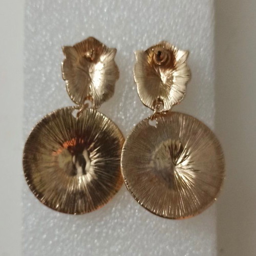 Pendant earrings with lion in gold color