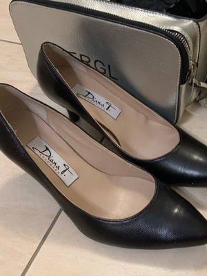 Diana S. pumps new, genuine leather, size 38, black