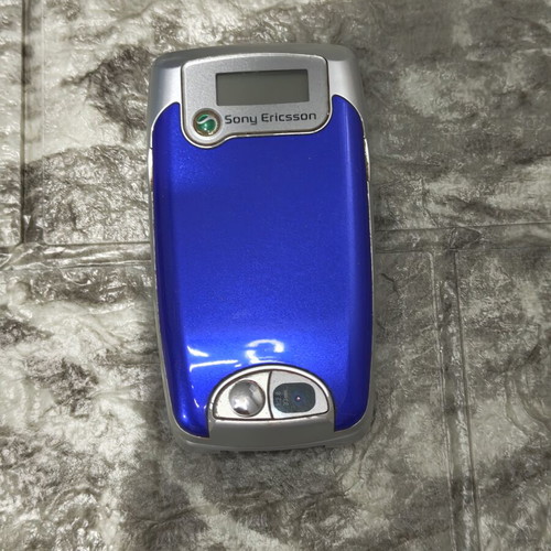 Sony Ericsson Z600 phone like new, blue, up to 7.9 MP camera
