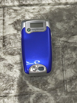 Sony Ericsson Z600 τηλέφωνο σαν καινούργιο, μπλε, μέχρι 7.9 MP κάμερα