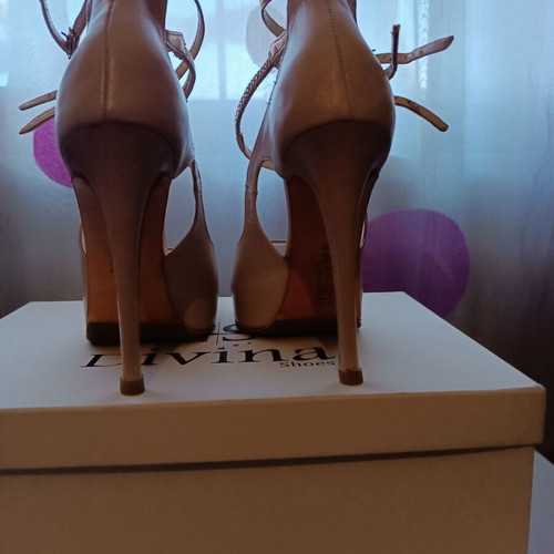 Divine Follie leather women's peep toe heels like new, size 36, beige