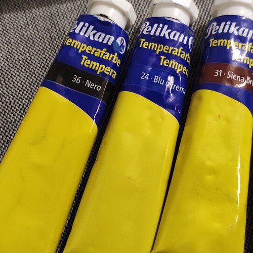Art supplies pack used with acrylic and tempera paints