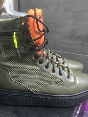 Diesel H-CAGE DBZ boots size 42 new, green