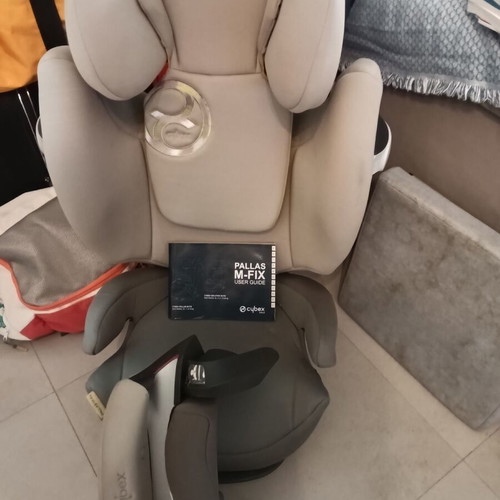 Child Car Seat Isofix group 1 2 3 like new with mat