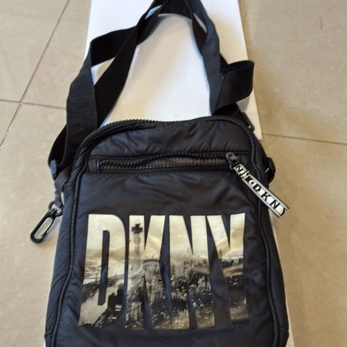 DKNY medium bag like new, black and white
