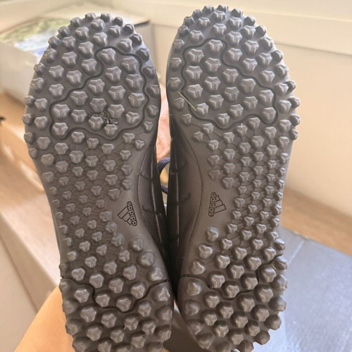Adidas football shoes kids size 32, black