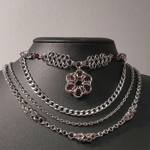Chainmail Japanese Flower Necklace new, stainless steel and glass beads