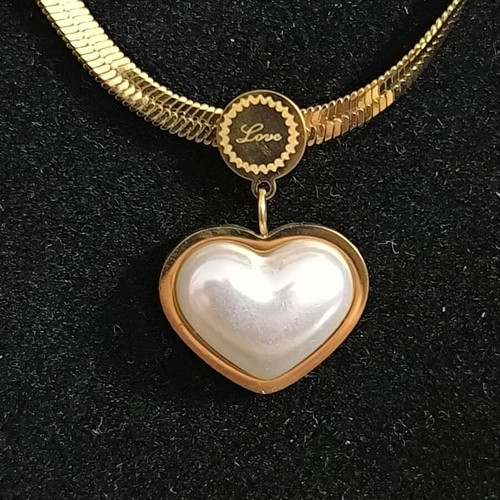 Love Necklace with Heart Pearl in Gold Color