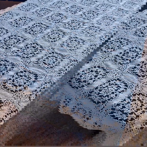 Покривка плетена на една кука използвана, ръчно изработена, правоъгълна 185x125 см