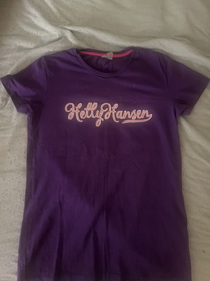 Helly Hansen T-shirt top, size M, purple