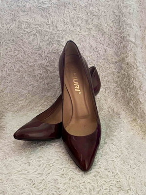 Muri brown patent leather pumps new, size 37