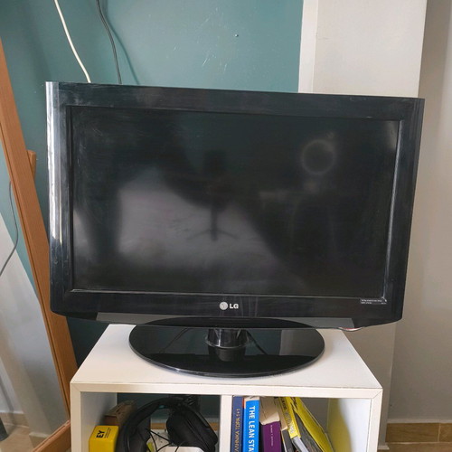 LG 32'' TV used with HDMI in good condition