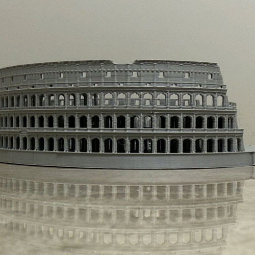 Colosseum model like new