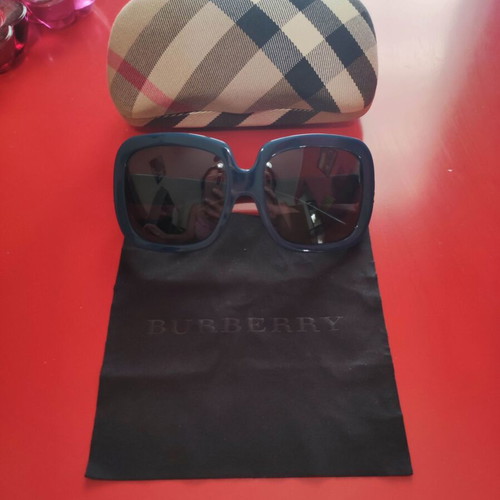 Burberry 4062 sunglasses petrol color like new