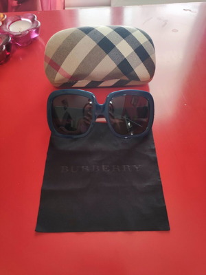 Burberry 4062 sunglasses petrol color like new