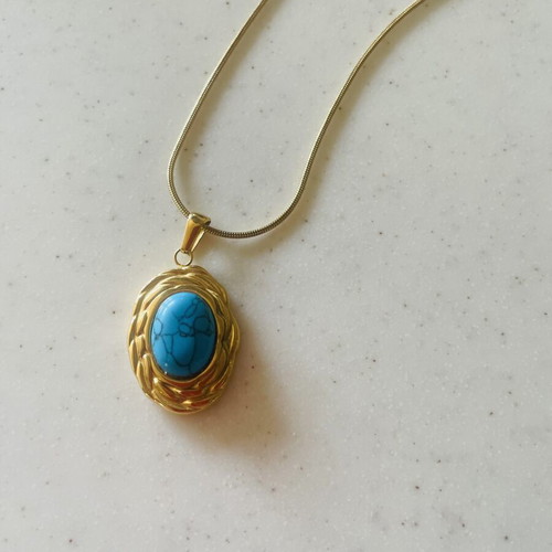 Necklace made of stainless steel like new, turquoise and gold tone