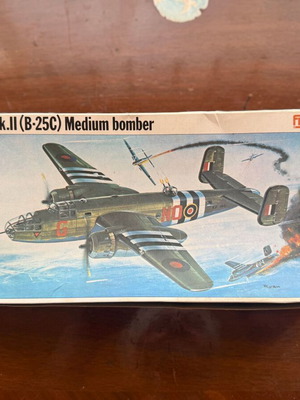 Vintage 70s Frog Mitchell Mk.II (B-25C) Medium bomber model 1/72 scale