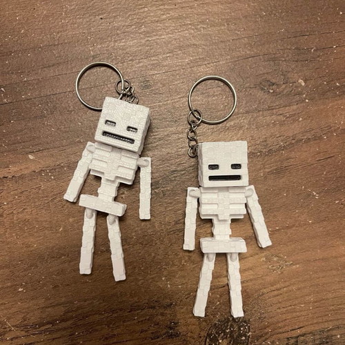 Minecraft Skeleton keychain like new with chain