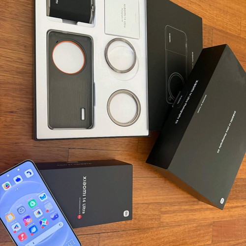 Xiaomi 14 Ultra 5G Dual SIM like new with Xiaomi Camera Grip Photography Kit