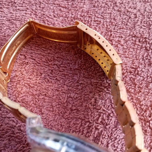 Women's watch used, quartz with crystals