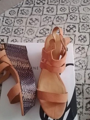 Nine West σουέντ πλατφόρμες πέδιλα μέγεθος 38,5 σαν καινούργιο, χρώμα tabac