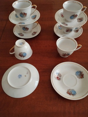 Zajecar Yugoslavias vintage porcelain, 6 unused coffee cups and saucers