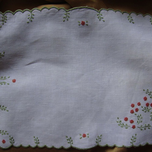 Vintage ‘90s Summer Mood linen embroidery set new with 6 napkins