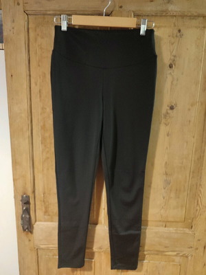 Sinsay sports leggings like new, black and burgundy, set of 2