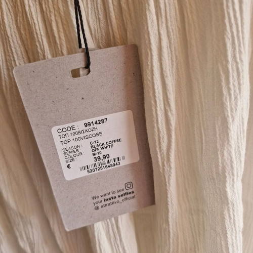 Attrattivo top new, medium size, off white with knitted detail