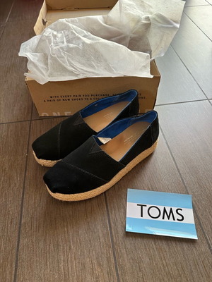 Εσπαντρίγιες Toms