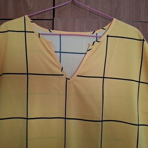 Women's summer shirt onesize like new, yellow