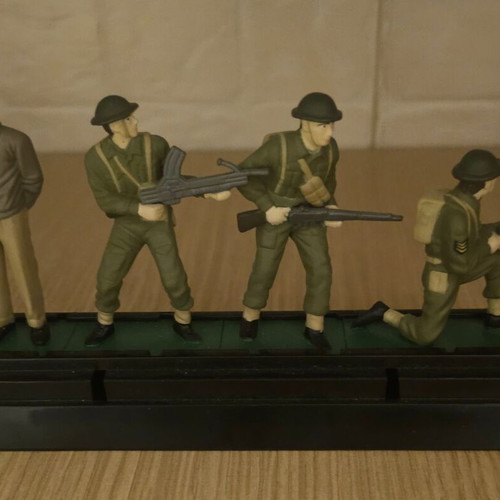 Blue Box World War II Soldier Figures vintage, like new