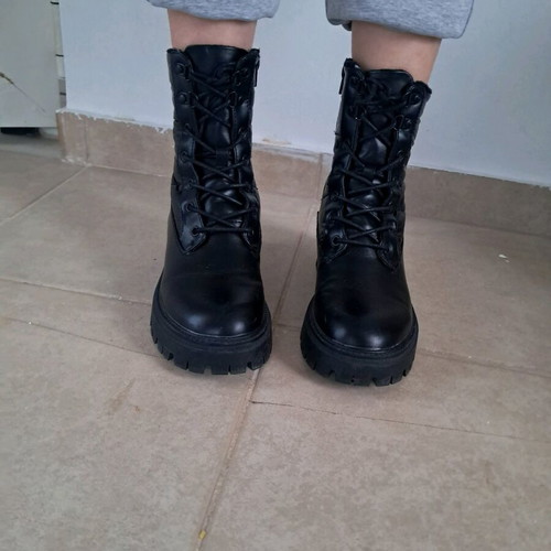 Voi & Noi boots size 37 like new, black