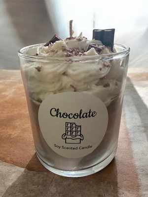 Soya candle with chocolate scent new