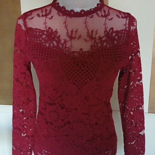 Burgundy lace long sleeve blouse size M like new