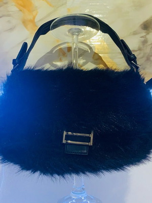 Fur shoulder bag new black
