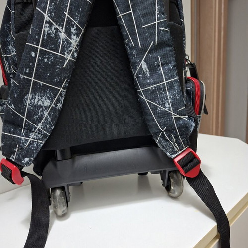 Star Wars Graffiti School Trolley Backpack like new