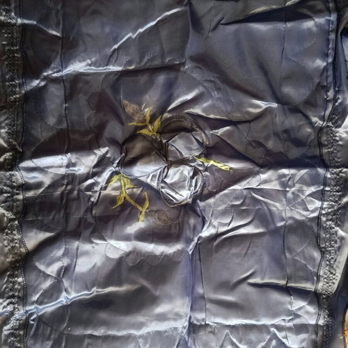 Figured satin bedroom quilt blue with two pillowcases new
