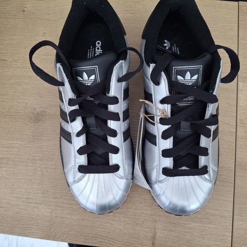 Adidas Originals Superstar II sneakers new, size 38.5, silver
