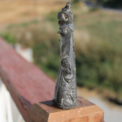 Solid lead horse head sculpture, 3 kg