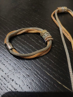 Bracelet and necklace set new in beige and gold tones