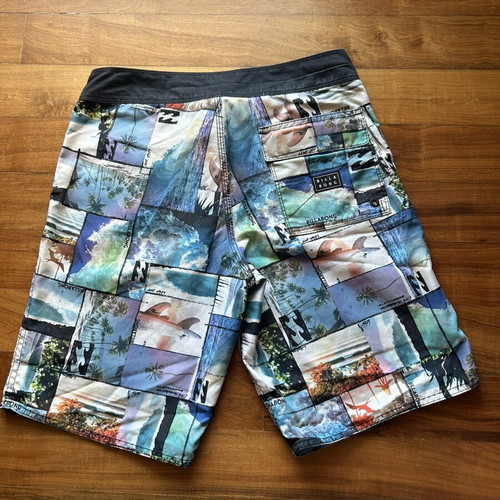 Billabong boys' swim shorts used, size 16, multicolor