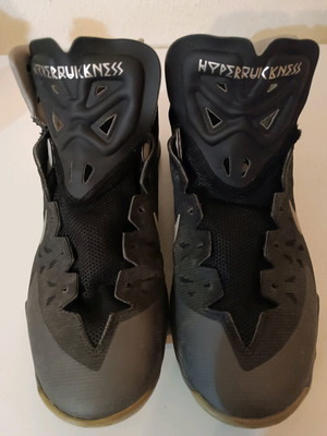Μπασκετικά Nike σαν καινούργια, μέγεθος 44, μαύρο και γκρι