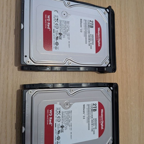 Synology NAS DS220+ with 2x2TB WD Red drives and 6GB RAM like new