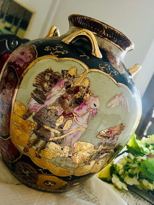 Satsuma vase used, colorful Chinese 90’s