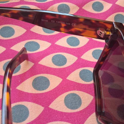 Tommy by Thomas Sunglasses mask style, tortoise color, like new