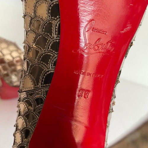 Christian Louboutin Metallic Heels size 38 used, bronze color