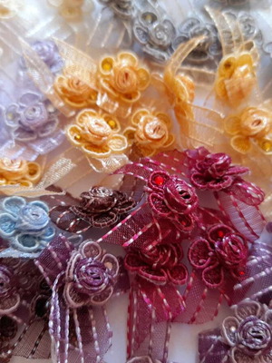 Small flowers with bows new, pack of 50 pieces, assorted colors
